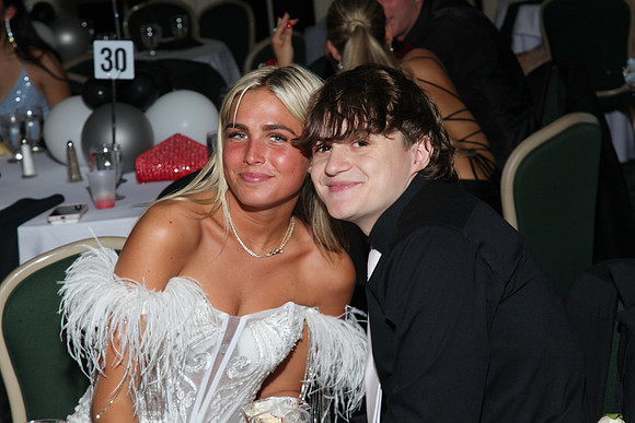 FTH_jr_prom_dancing+tables_147