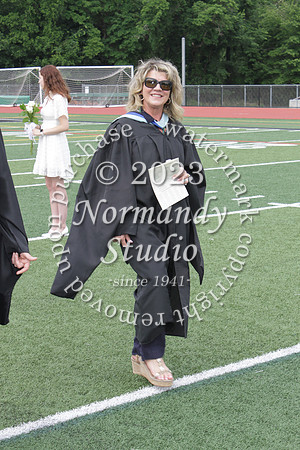 RAM_grad_entrance_027