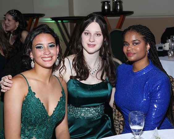 FTH_jr_prom_dancing+tables_167