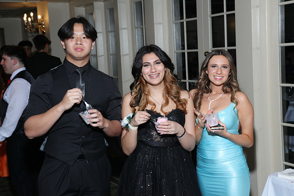 FTH_jr_prom_dancing+tables_185