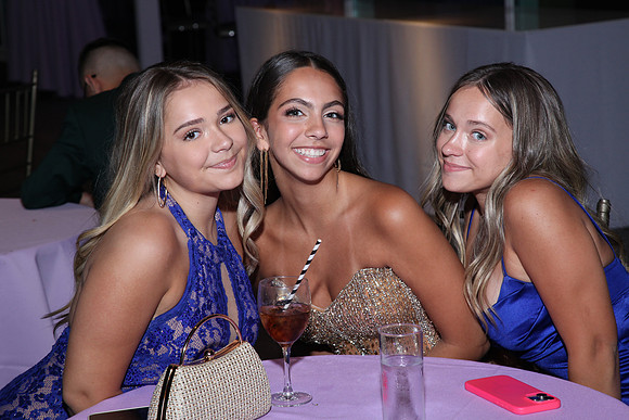 TOT_table_photos_1075
