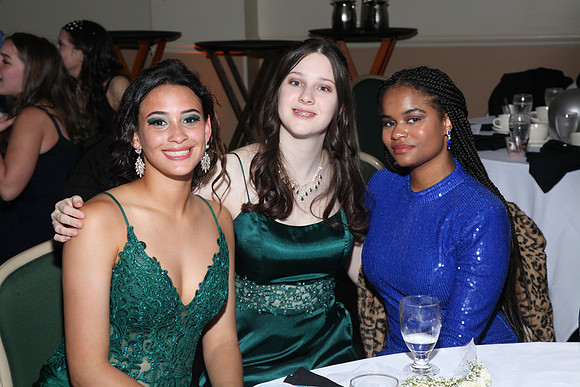 FTH_jr_prom_dancing+tables_166