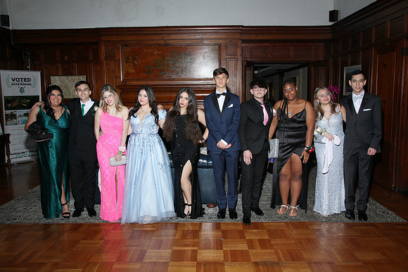 FTH_jr_prom_arriving_033