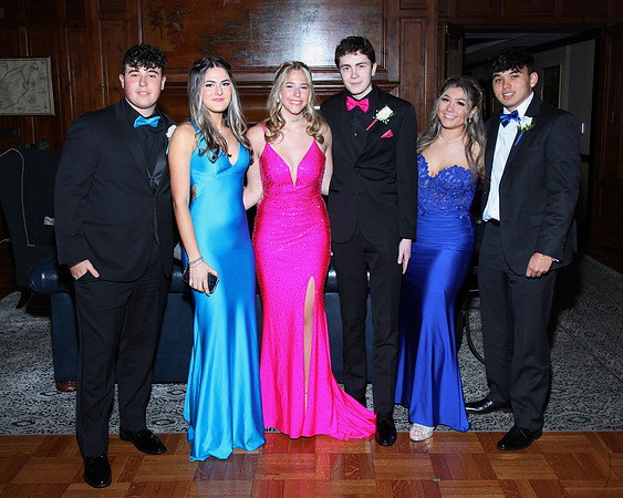 FTH_jr_prom_arriving_039