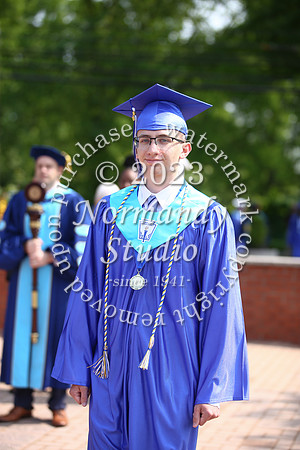 uch_grad_candids_060