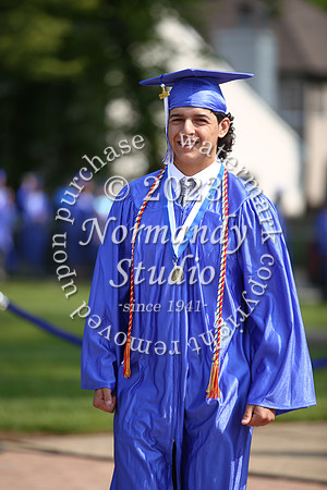 uch_grad_candids_055