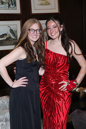 FTH_jr_prom_arriving_004