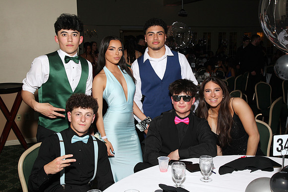 FTH_jr_prom_dancing+tables_153
