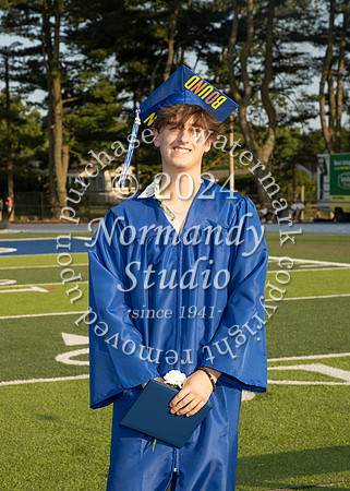 SPF_holding_diplomas_057