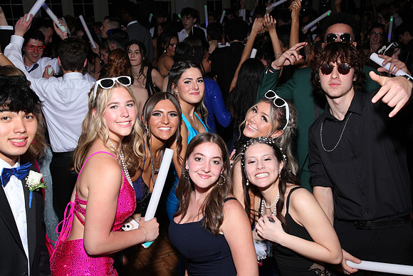 FTH_jr_prom_dancing+tables_191