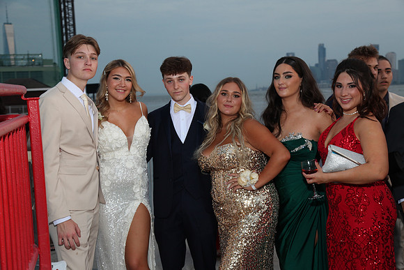 TOT_prom_303