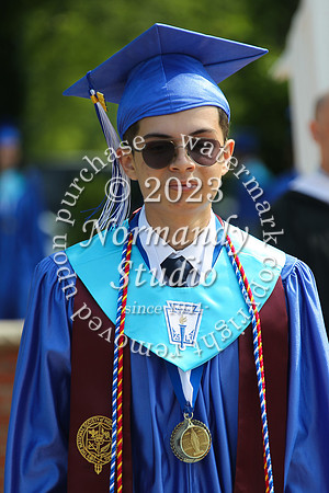 uch_grad_candids_050