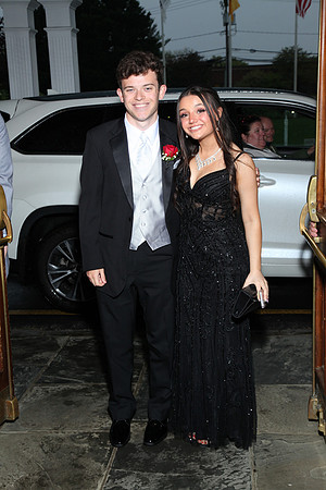 FTH_jr_prom_arriving_009