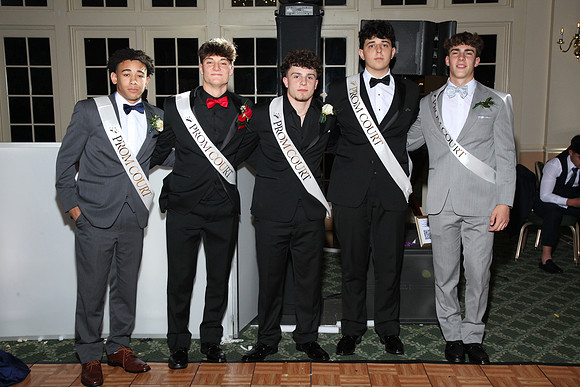FTH_jr_prom_prince + princess_316