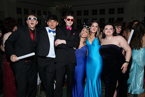 FTH_jr_prom_dancing+tables_213