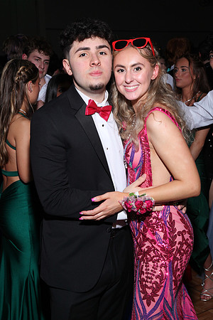 FTH_jr_prom_dancing+tables_159