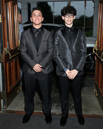 FTH_jr_prom_arriving_028