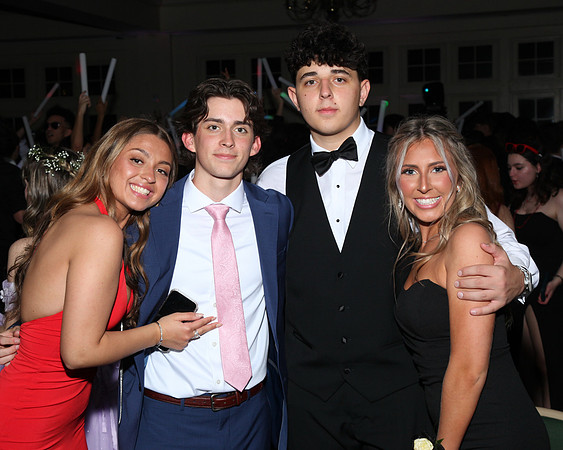 FTH_jr_prom_dancing+tables_186