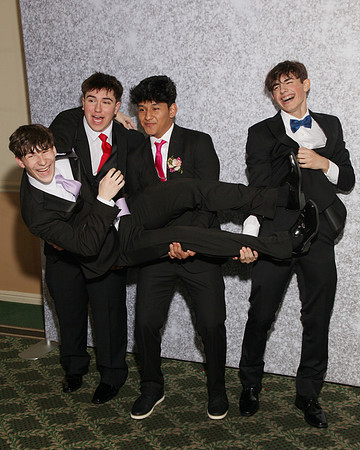 FTH_jr_prom_dancing+tables_184
