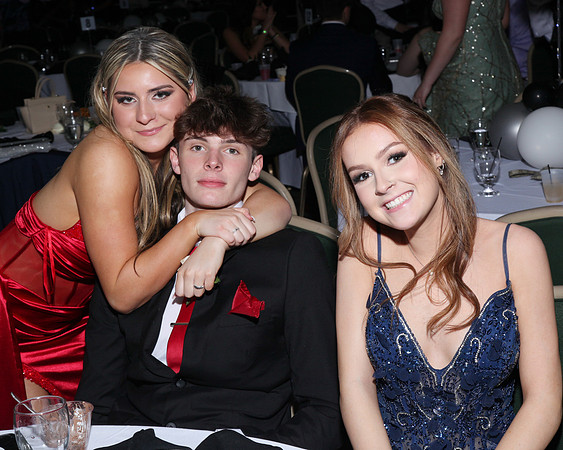 FTH_jr_prom_dancing+tables_179