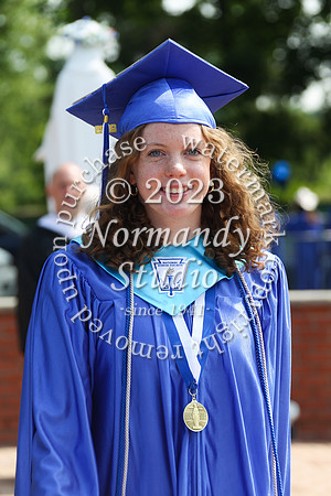 uch_grad_candids_079
