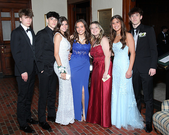 FTH_jr_prom_arriving_023
