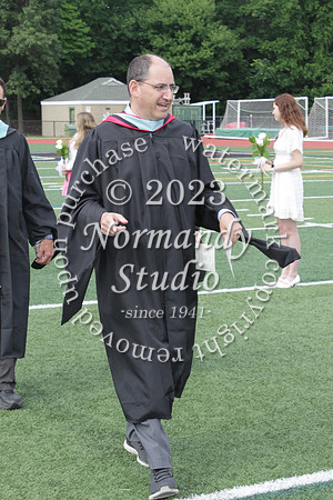 RAM_grad_entrance_023