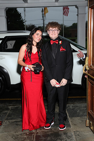 FTH_jr_prom_arriving_010