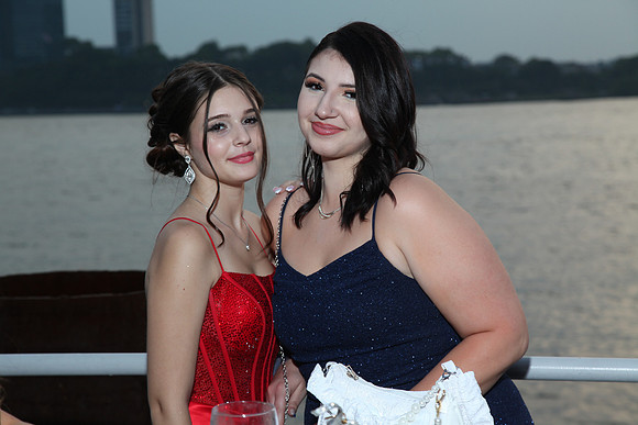 TOT_prom_284