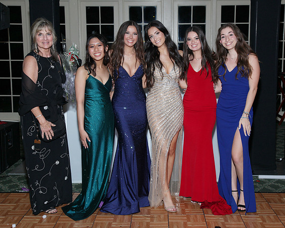FTH_jr_prom_prince + princess_304