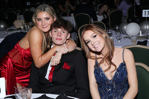 FTH_jr_prom_dancing+tables_178