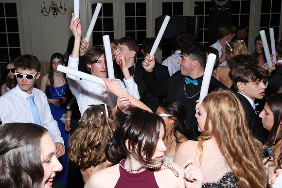 FTH_jr_prom_dancing+tables_195