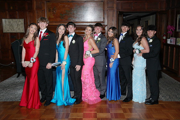 FTH_jr_prom_arriving_042