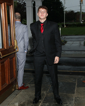 FTH_jr_prom_arriving_029