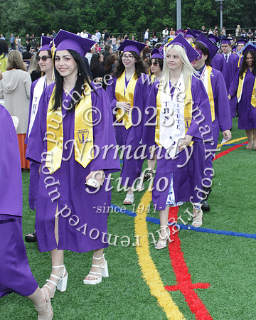 TOT_grad_candids_042