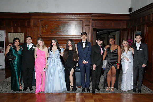 FTH_jr_prom_arriving_034