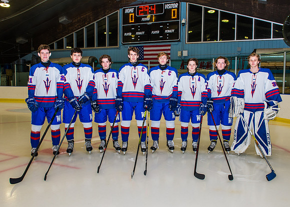 20211222-WHS Boys Hockey Team_DSC_8180 - Seniors