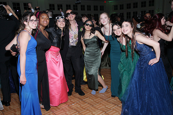 FTH_jr_prom_dancing+tables_181