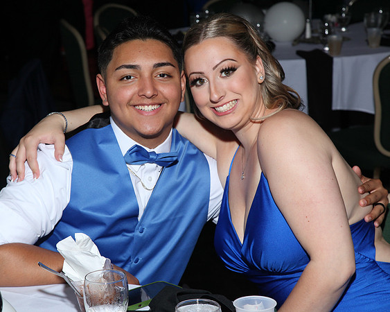 FTH_jr_prom_dancing+tables_169