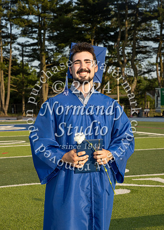 SPF_holding_diplomas_068