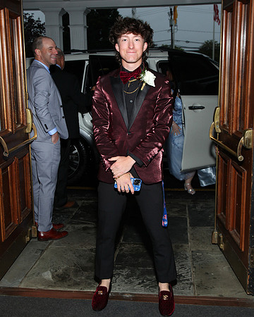 FTH_jr_prom_arriving_031