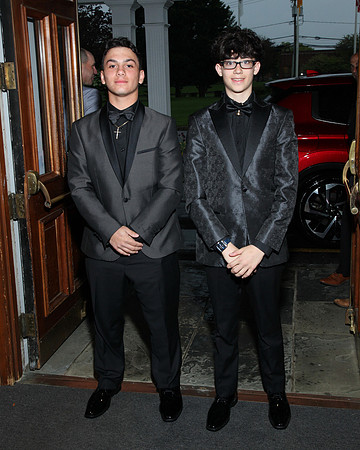 FTH_jr_prom_arriving_027