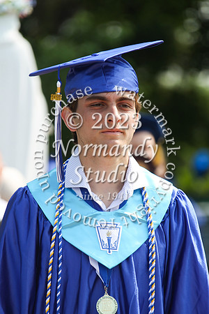 uch_grad_candids_054