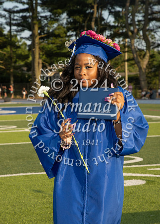 SPF_holding_diplomas_058