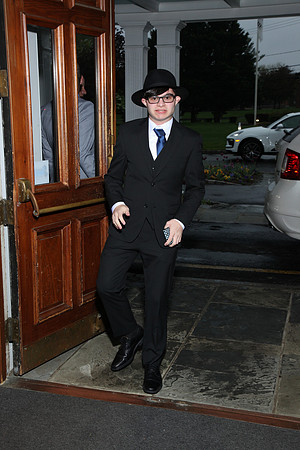 FTH_jr_prom_arriving_020