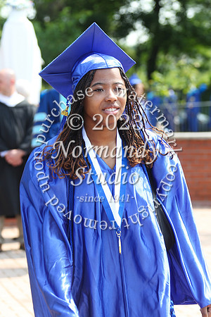 uch_grad_candids_093