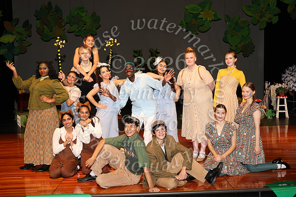 MON_cast+crew_07