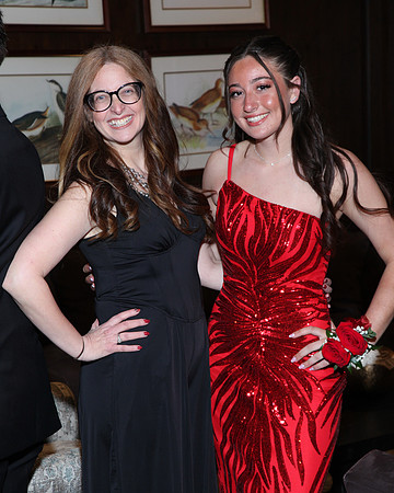 FTH_jr_prom_arriving_001