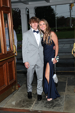 FTH_jr_prom_arriving_012
