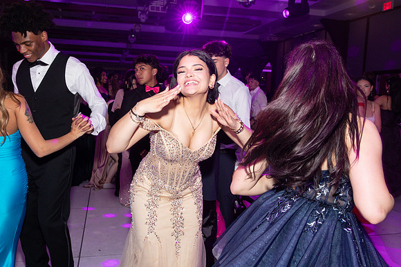 TOT_prom-dance_59